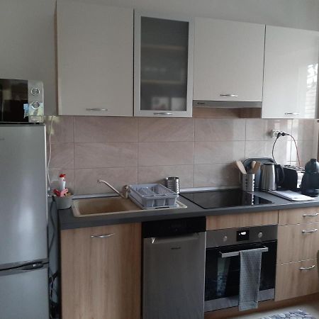 Megyeri Apartman Pócsmegyer Exterior foto